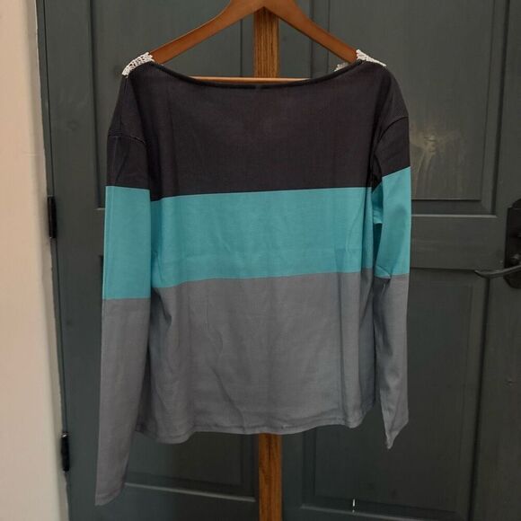 NWT (2X) Striped ribbed long sleeve top with lace accent v-neck teal/gray - Picture 2 of 7